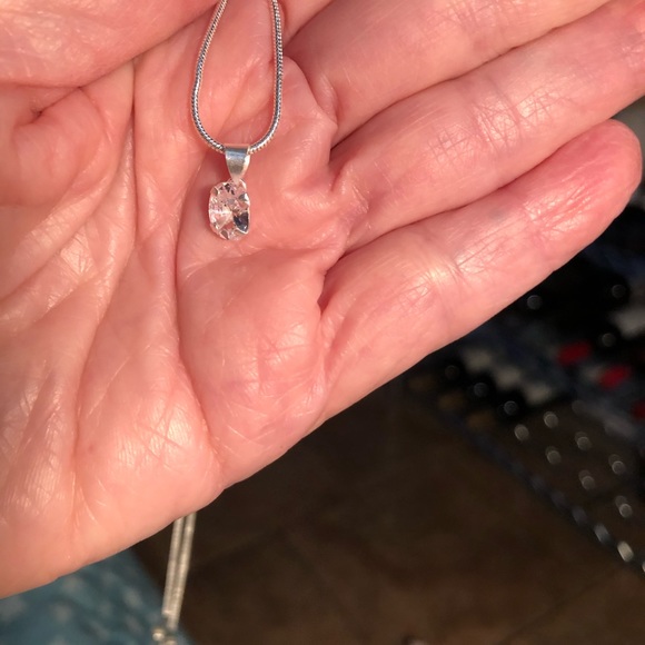 Jewelry - NWT Beautifully crafted Oblong Diamond simulant